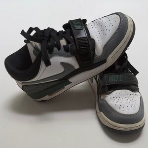 Nike Air Jordan Legacy 312 Low Sneaker Black, White, and Gray Sneakers - Size 5